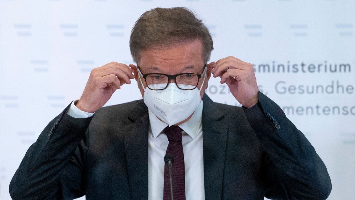 Vyčerpaný ministr. Tvář rakouského boje s pandemií končí